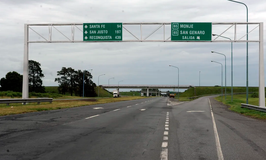 La autopista Santa Fe–Rosario, uno de los principales corredores viales de la provincia.