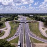 Autopista Rosario-Santa Fe con el nuevo tercer carril habilitado en el tramo Rosario–San Lorenzo, una obra destinada a mejorar la seguridad vial y agilizar el tránsito pesado hacia el cordón portuario.