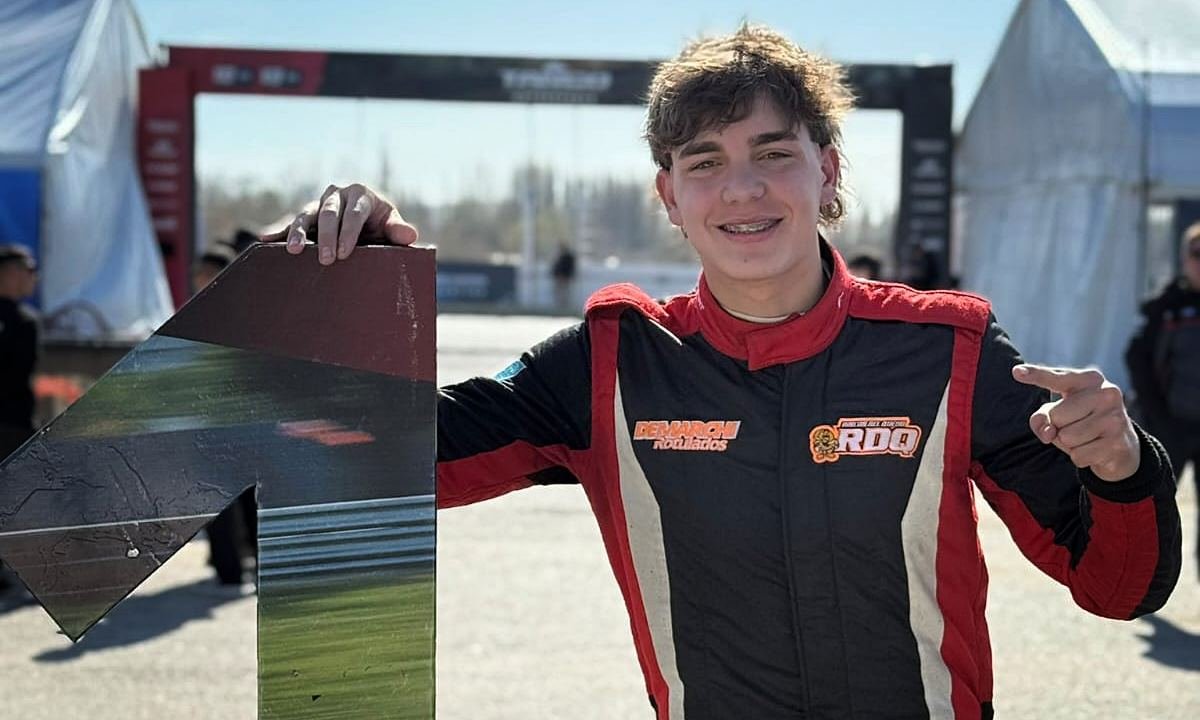Benjamín Squaglia, piloto santafesino, durante una competencia de automovilismo nacional.