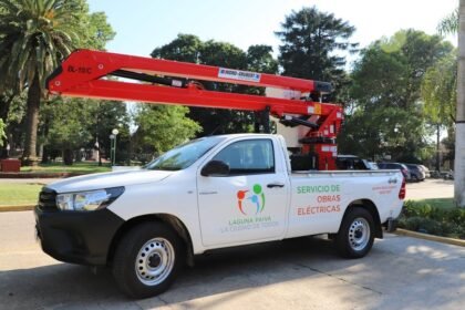 Nueva camioneta 4x4 equipada con grúa incorporada al Servicio Eléctrico municipal de Laguna Paiva.