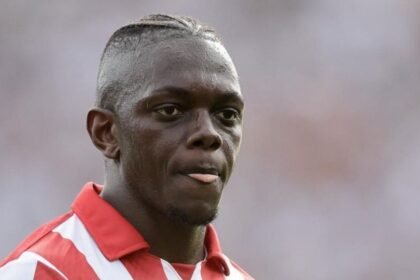 Edwin Cetré durante un partido oficial con Estudiantes