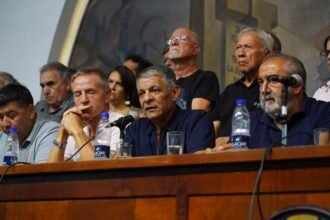 Dirigentes de la CGT durante una conferencia de prensa en la sede de Azopardo, en el marco de un paro general.