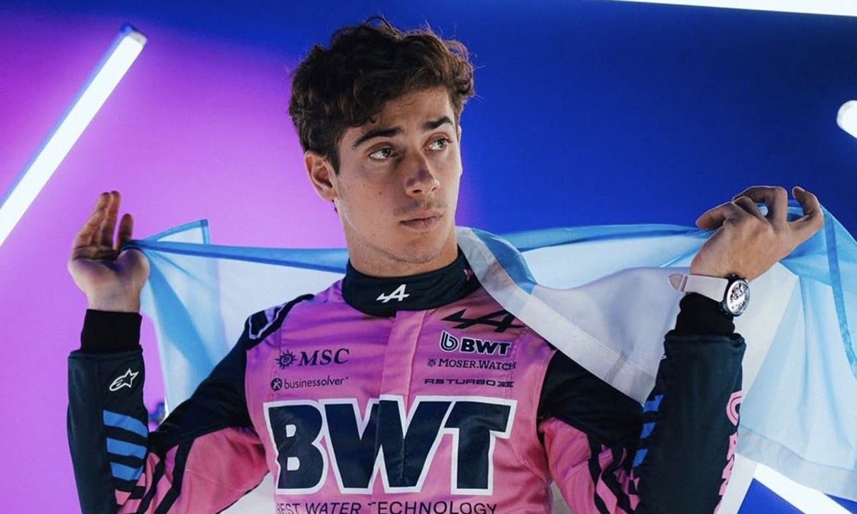 Franco Colapinto, piloto argentino de la Fórmula 1, símbolo del nuevo impulso de Alpine en la máxima categoría del automovilismo.