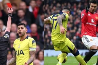 El momento en que Cristian “Cuti” Romero ve la tarjeta roja tras una fuerte falta sobre Casemiro, durante la derrota del Tottenham ante el Manchester United.