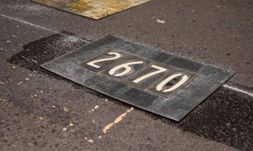 Dársenas recientemente demarcadas en el marco de la implementación del nuevo Sistema de Estacionamiento Medido (SEOM), como parte del ordenamiento del espacio público y la movilidad urbana.