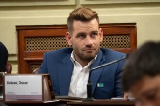 El senador Oscar Dolzani, representante del departamento San Javier, durante una sesión en la Legislatura de Santa Fe.