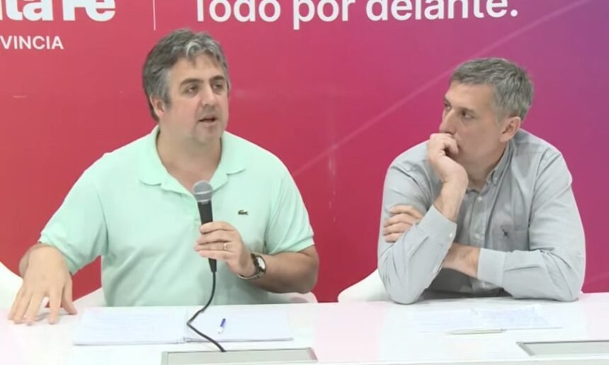 Conferencia de prensa del gobierno de Santa Fe tras el anuncio sobre la situación de los policías sancionados.