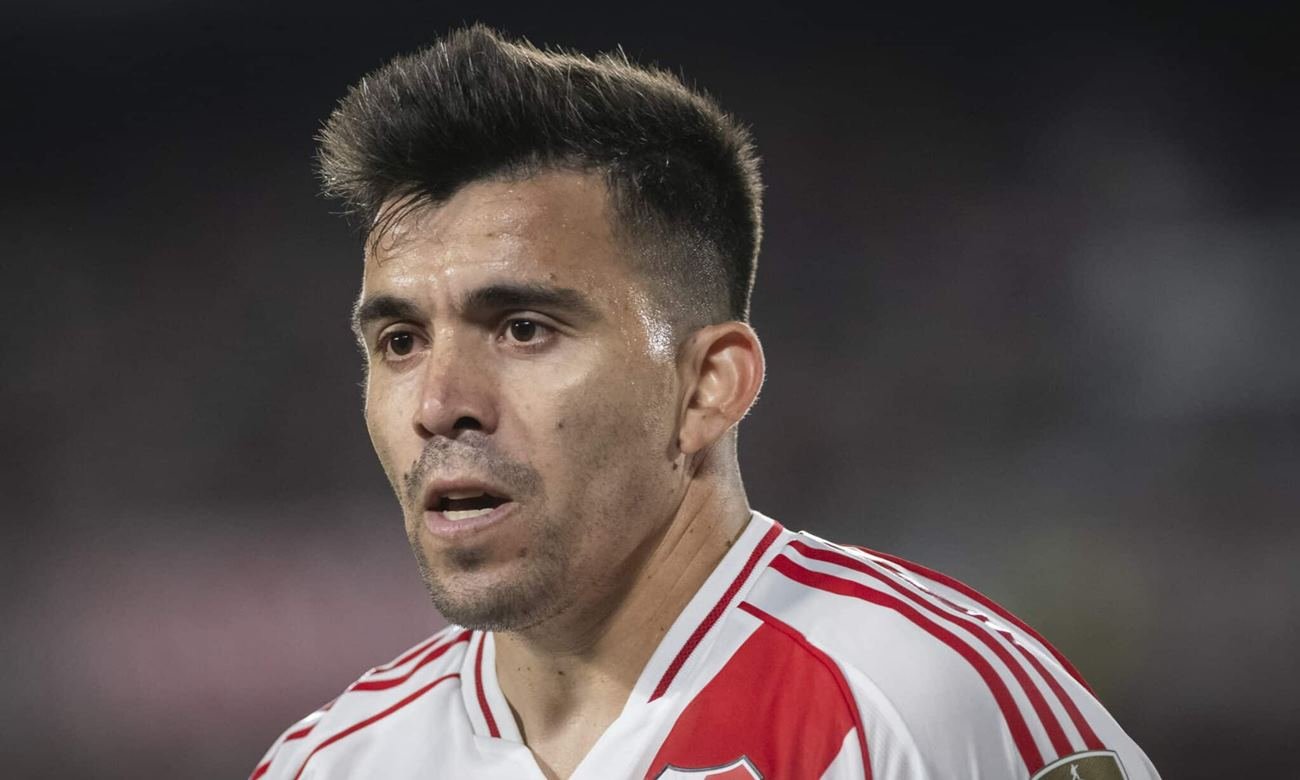 Marcos “Huevo” Acuña, con la camiseta de River Plate, en una imagen de archivo durante un partido oficial. Foto: archivo.