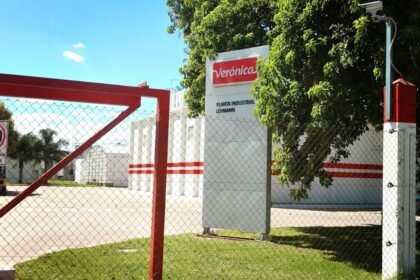 Planta industrial de Lácteos Verónica, una de las firmas históricas del sector lácteo santafesino.