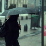 Tormenta con lluvias intensas y cielo cubierto sobre la ciudad de Santa Fe durante una jornada de inestabilidad climática.