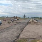 Trabajos de construcción y reasfaltado sobre boulevard América, en el marco del plan de infraestructura que impulsa la Municipalidad de Puerto General San Martín.