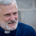 El Padre Axel durante una actividad pastoral en Santa Fe. Foto de archivo.