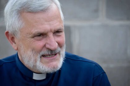El Padre Axel durante una actividad pastoral en Santa Fe. Foto de archivo.