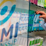 Afiliados de PAMI realizan trámites vinculados al acceso a medicamentos y coberturas de salud.