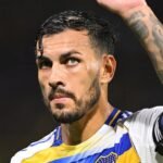 Leandro Paredes durante un partido con la camiseta de Boca en la Bombonera.