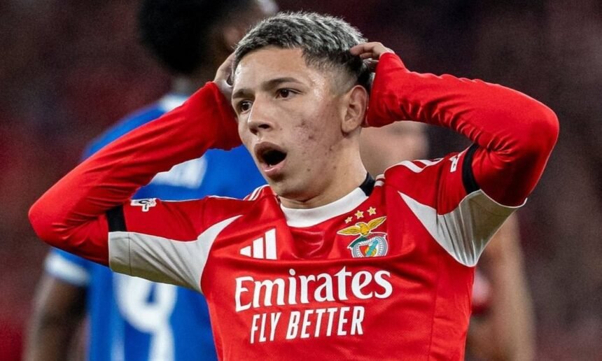 El delantero argentino Gianluca Prestianni durante un partido con Benfica.