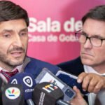 El gobernador Maximiliano Pullaro junto al ministro de Educación, José Goity.