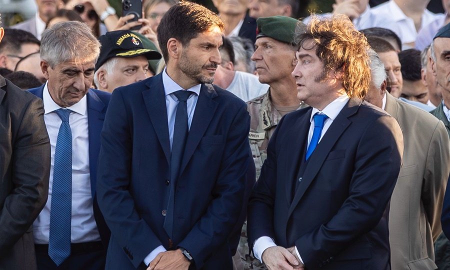 El gobernador Maximiliano Pullaro y el presidente Javier Milei encabezaron el homenaje a San Martín en el aniversario del Combate de San Lorenzo.