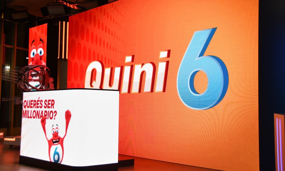 Sala de sorteos de Lotería de Santa Fe durante una emisión del Quini 6.