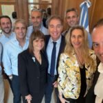 Reunión de funcionarios nacionales en Casa Rosada para definir la estrategia legislativa del oficialismo.