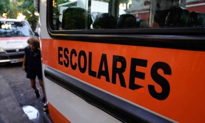 Movilidad escolar en Santa Fe: vehículos habilitados para el traslado de estudiantes.