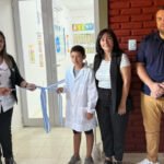 Autoridades municipales y educativas participan del acto de inicio del ciclo lectivo y la inauguración de una nueva aula en la Escuela N° 1025 de Laguna Paiva.