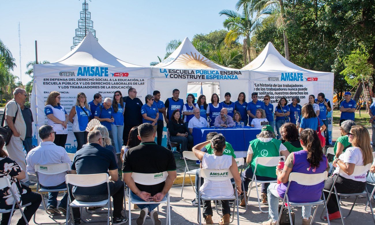 Docentes durante una jornada de protesta en defensa de la educación pública. Foto de archivo.
