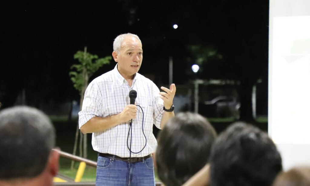 El intendente Elvio Omar Cotterli en una actividad institucional en Laguna Paiva. Foto de archivo.
