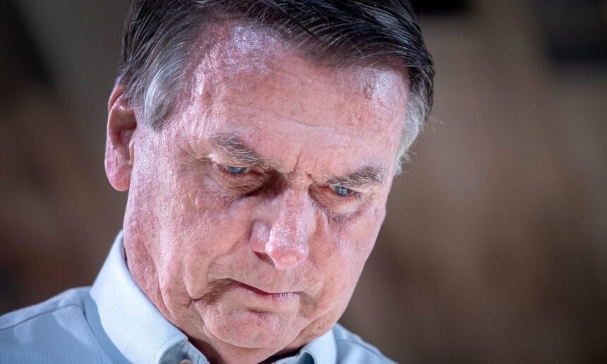 Jair Bolsonaro durante una actividad pública en Brasilia antes de su condena judicial. Foto de archivo.