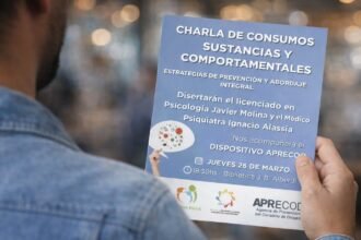 Folleto de la charla “Consumos de sustancias y comportamentales: estrategias de prevención y abordaje integral”, que se realizará el 26 de marzo a las 18:30 en la Biblioteca J. B. Alberdi de Laguna Paiva, con disertaciones de Javier Molina e Ignacio Alassia y acompañamiento de APRECOD.