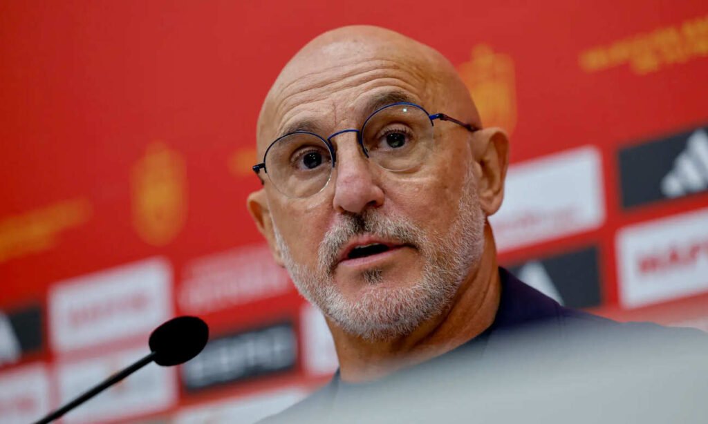 Luis de la Fuente brinda una conferencia de prensa como entrenador de la Selección de España, en una imagen de archivo.