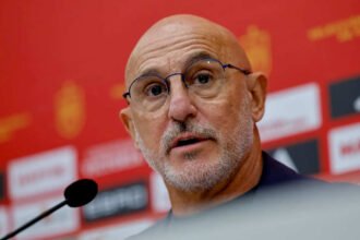 Luis de la Fuente brinda una conferencia de prensa como entrenador de la Selección de España, en una imagen de archivo.