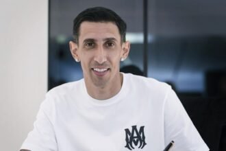Ángel Di María, en una imagen casual, mostrando su faceta cercana fuera de la cancha. Foto de archivo.