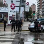 Estación de servicio con presencia policial tras la explosión de un automóvil con GNC en el centro de Rosario. Foto: gentileza.
