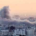 Vista general de Teherán durante un ataque aéreo, en medio de la escalada del conflicto regional en Medio Oriente.