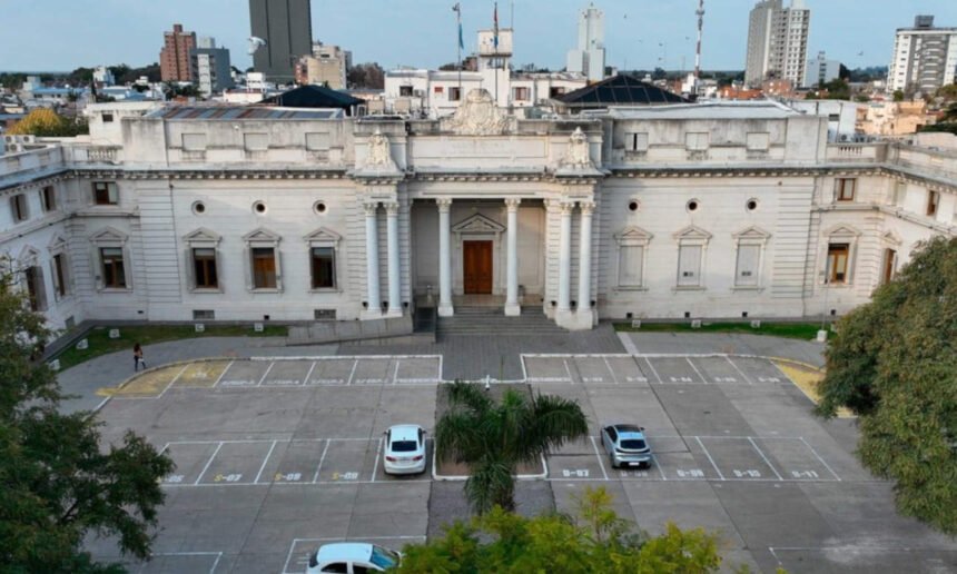 Edificio de la Legislatura de Santa Fe, sede del debate y sanción de las principales leyes de la provincia. Foto de archivo.