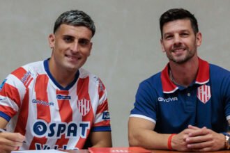 Juan Pablo Ludueña firmó la renovación de su contrato con Unión hasta diciembre de 2029 junto al director deportivo Santiago Zurbriggen.