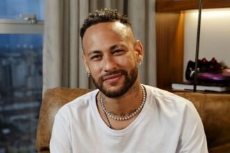 Neymar en una postal fuera del partido. Foto de archivo.