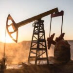 Instalaciones de extracción de petróleo en un yacimiento energético. La producción de crudo es clave para el abastecimiento y el comercio energético mundial. Foto: archivo.