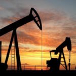 Plataforma de extracción de petróleo en operación, en una imagen de archivo que refleja la actividad de producción energética a nivel global.