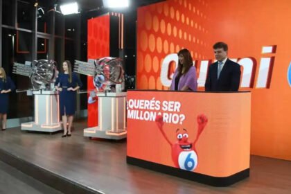 Sorteo del Quini 6 en la sala oficial de la Lotería de Santa Fe, donde se definen los números ganadores ante la expectativa de miles de apostadores.