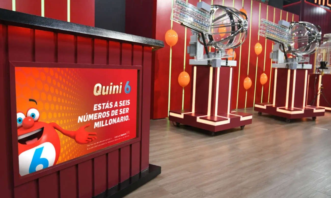 Sorteo del Quini 6 en la sala oficial de la Lotería de Santa Fe, donde se extraen los números ganadores del tradicional juego de azar. (Foto: archivo)