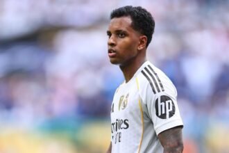 Rodrygo con la camiseta de Real Madrid en un partido oficial en el estadio Santiago Bernabéu. Foto de archivo.