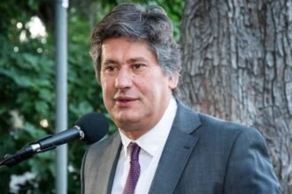 Roly Santacroce durante una actividad oficial en la ciudad de Funes.