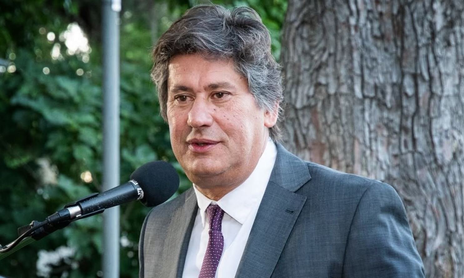 Roly Santacroce durante una actividad oficial en la ciudad de Funes.