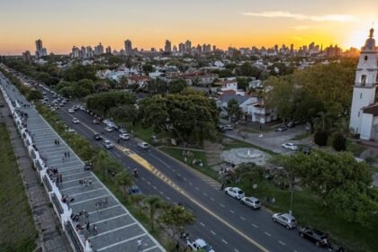 Vista general de la Costanera Oeste de la ciudad de Santa Fe, uno de los principales espacios recreativos y turísticos elegidos por residentes y visitantes. Foto de archivo.