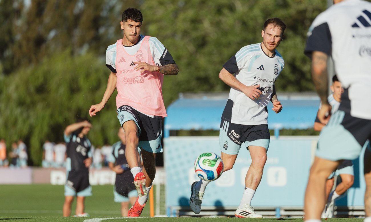 Entrenamiento de la Selección Argentina en el predio de Ezeiza durante la preparación para compromisos internacionales.