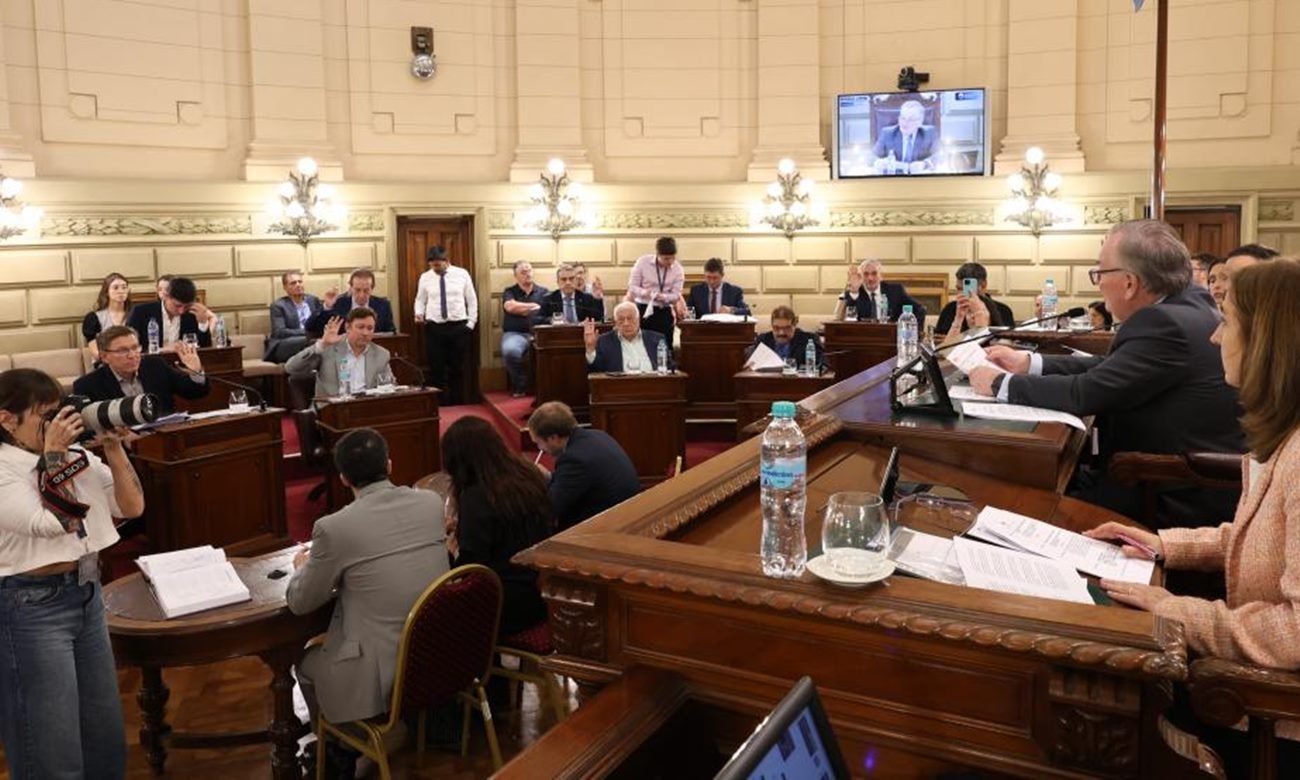 Archivo. Sesión legislativa en la Legislatura de Santa Fe durante el tratamiento de proyectos provinciales.