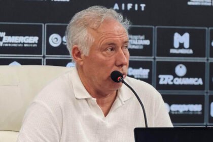 Roberto Sensini en su etapa como director deportivo de Newell’s Old Boys. Foto de archivo.