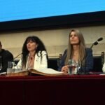 Laura Tarabella durante el acto de asunción como rectora de la Universidad Nacional del Litoral en el Paraninfo de la institución.